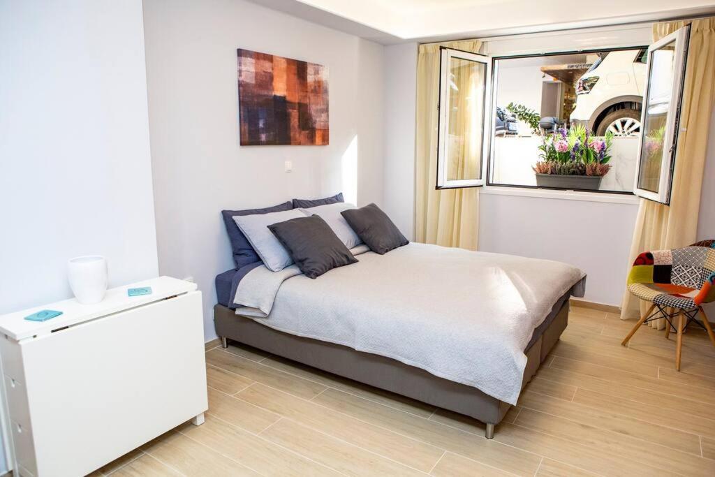 אתונה Studio Apartment With All Amenities In Kolonaki מראה חיצוני תמונה