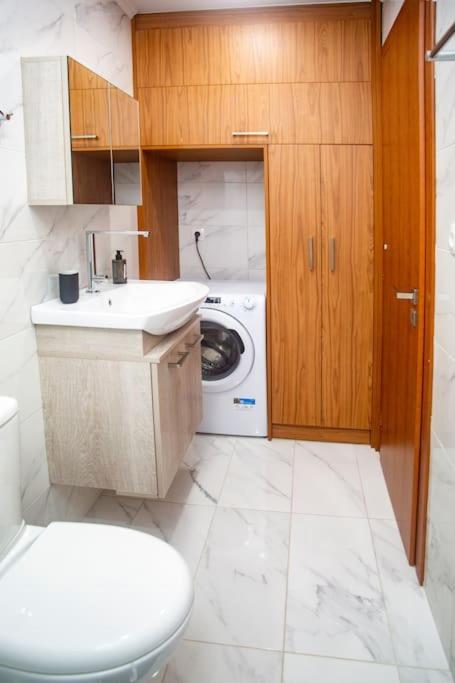 אתונה Studio Apartment With All Amenities In Kolonaki מראה חיצוני תמונה